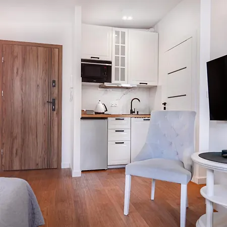 River House Apartment *